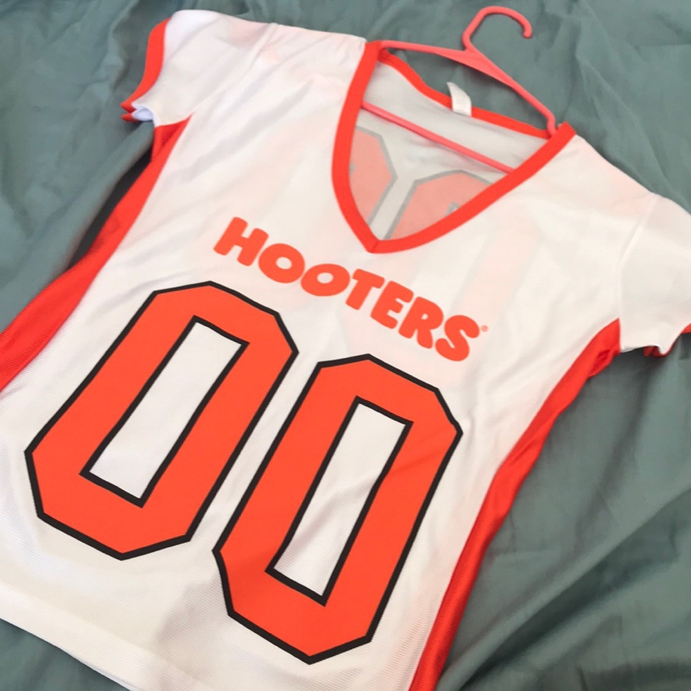 Hooters “jersey”